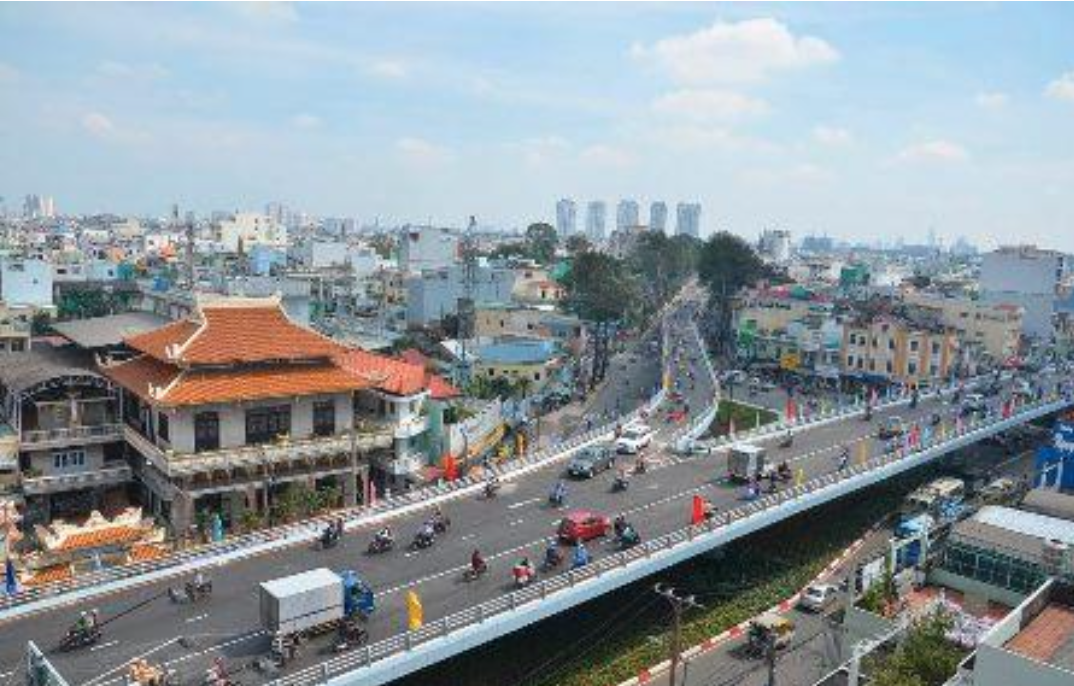 Cầu vượt thép cây gõ